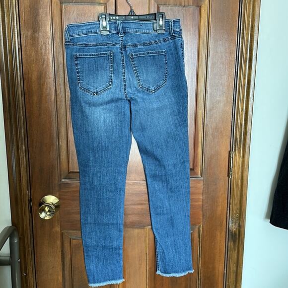 Celebrity Pink | Ankle Skinny jeans Size 7/28 - Picture 3 of 10